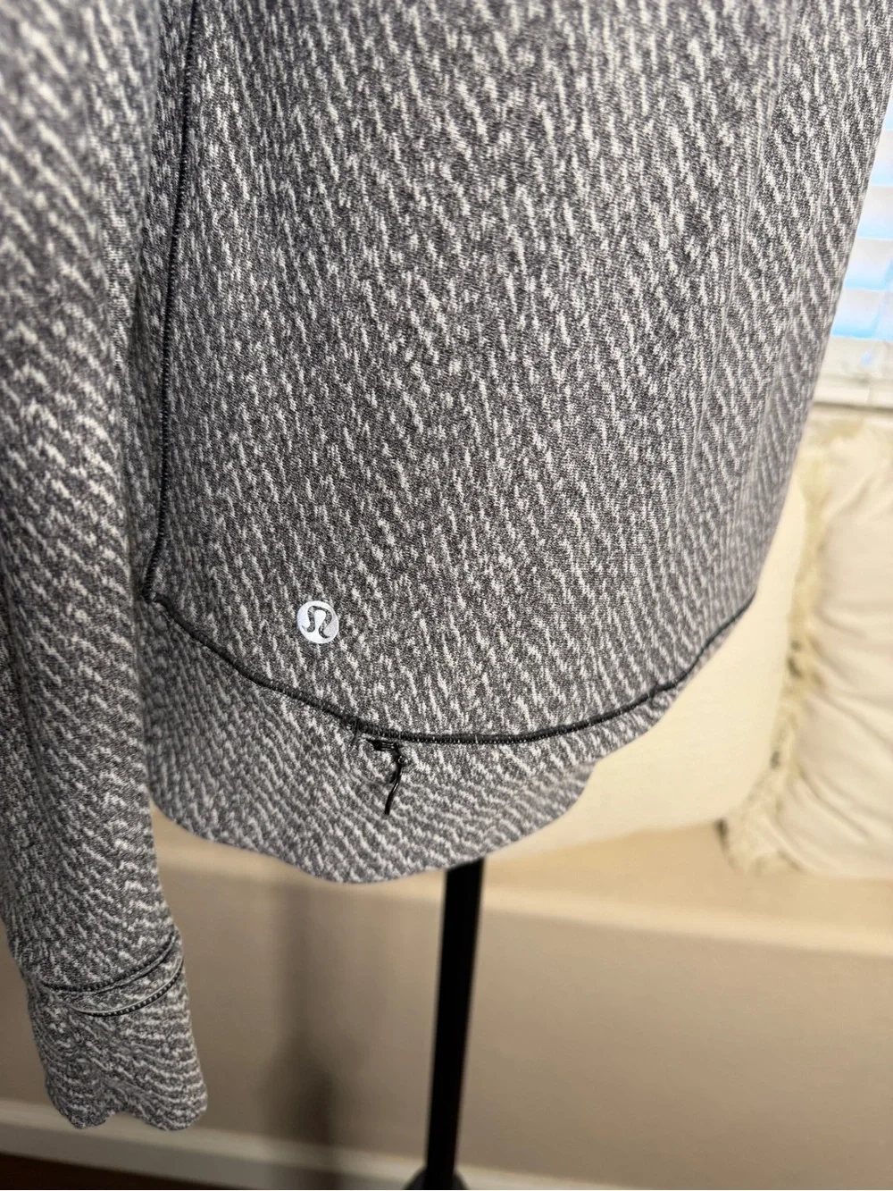 Lululemon Rush Hour Long Sleeve Activewear Top Thumbhole Pullover